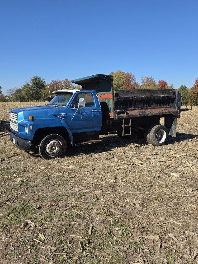 1989 Ford F-700
