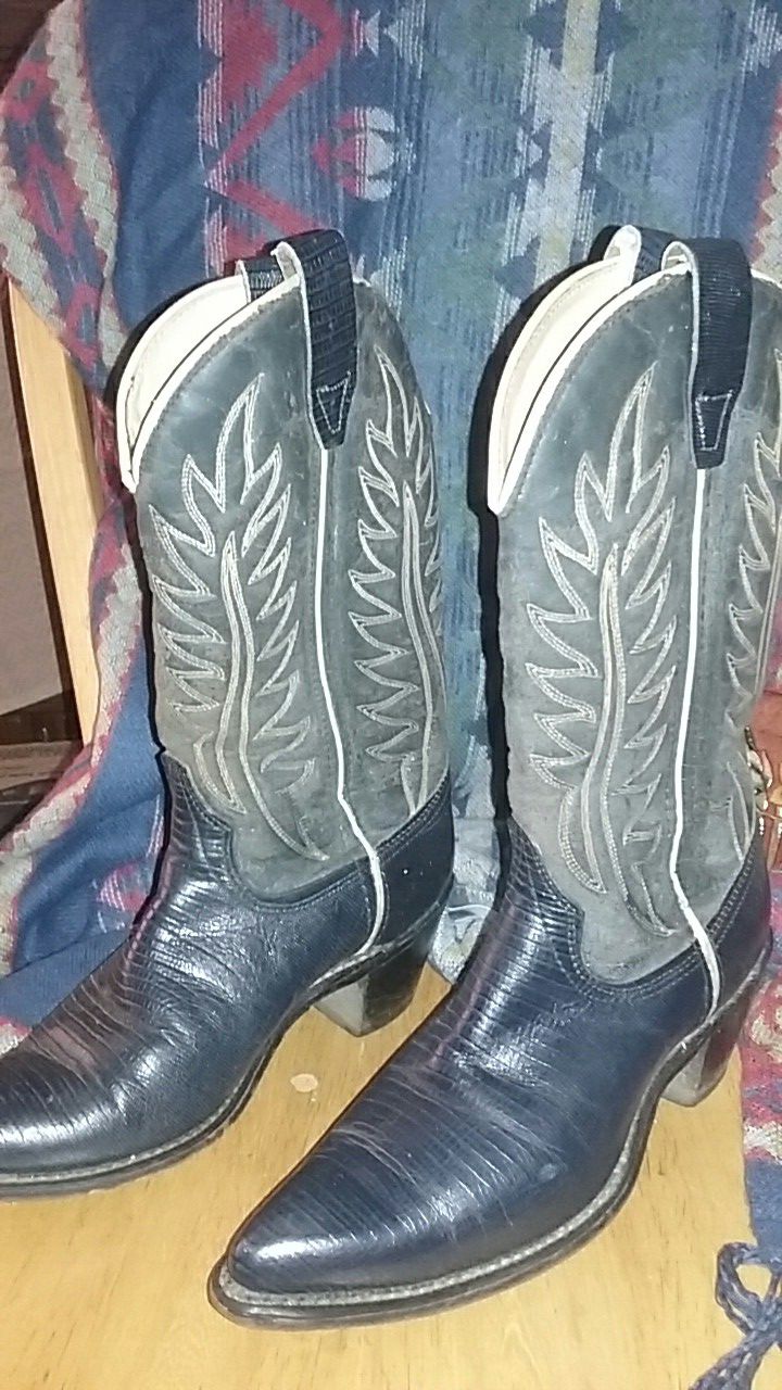 Wrangler western boots dark blue almost black, size 6