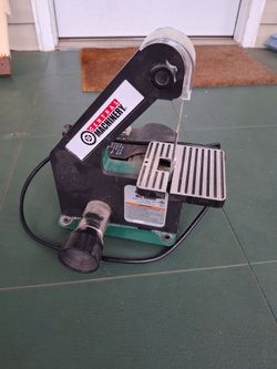 Central Machinery 1" x 30" Belt Sander with Brand New 5-Pack Sanding Belts