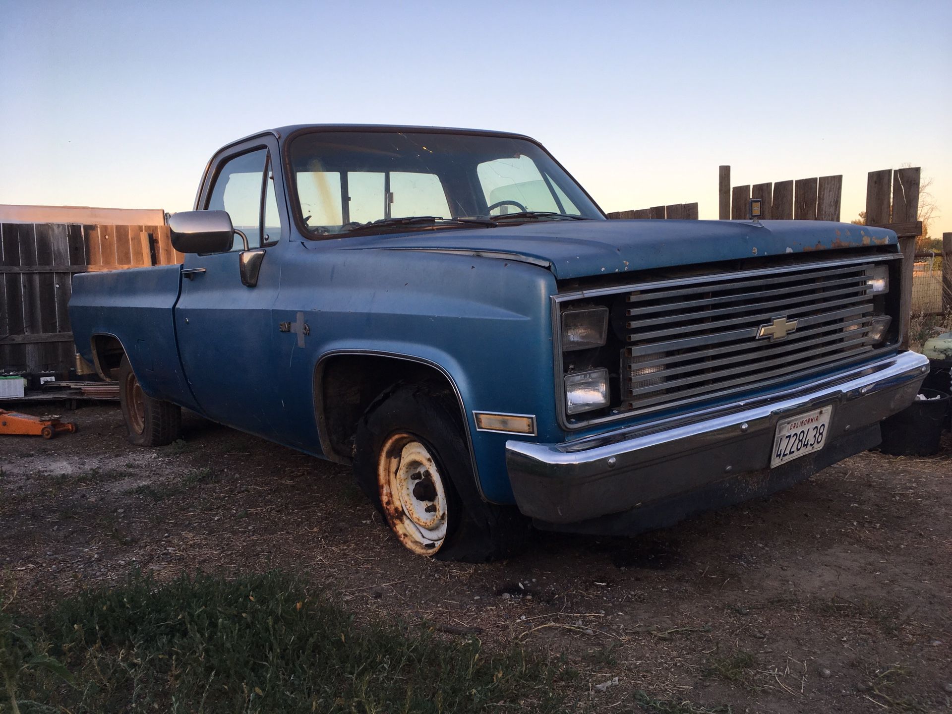 Parting Out 1987 Chevy C1500 Silverado - Parts For 73-89 Chevy / GMC