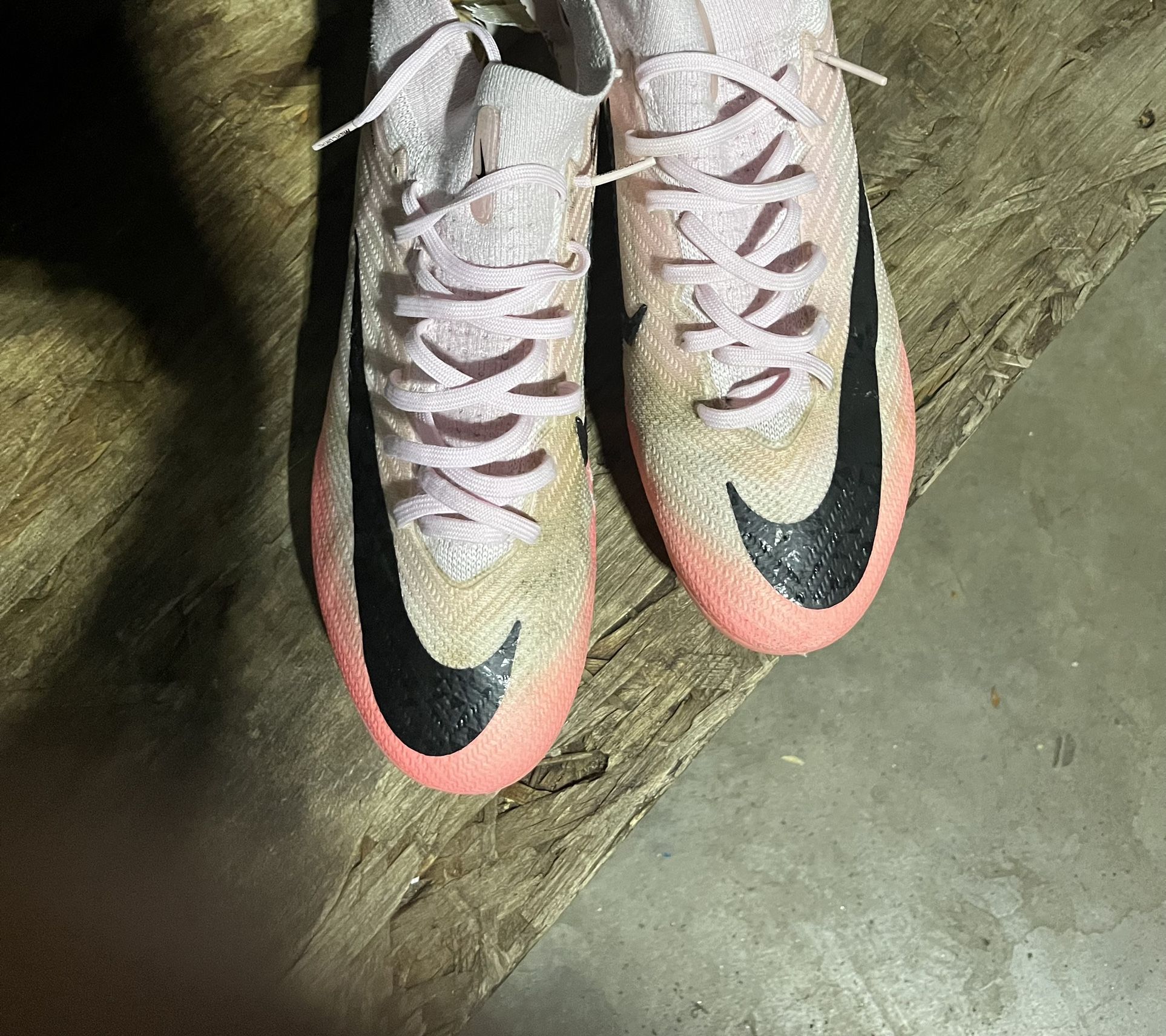 Nike Mercurial 9.5 Pink And White  ELITE
