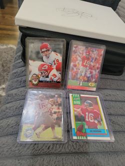 Joe Montana 49ers, Kc chiefs. football card lot