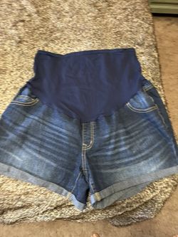 Maternity shorts