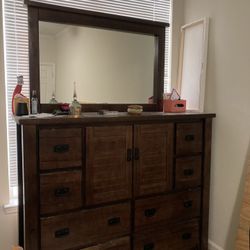 Queen Size Wood Bedroom Set With Box springs 
