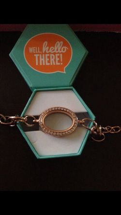 BEAUTIFUL ROSE GOLD LOCKET BRACELET!!