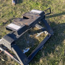 Reese 16k 5th Wheel Hitch 