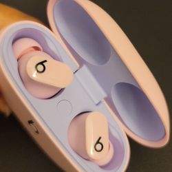 Pink Beats Studio Buds