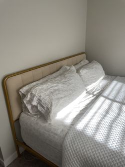 BED FRAME WITH CALI KING MATTRESS
