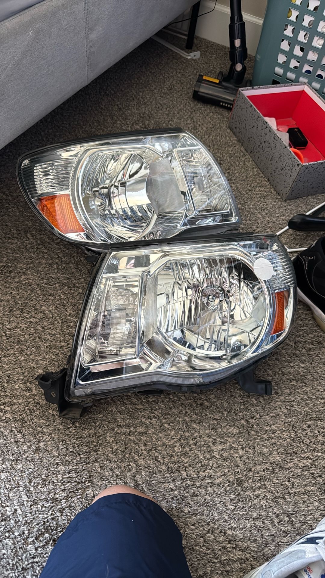 05-07 Tacome Headlights