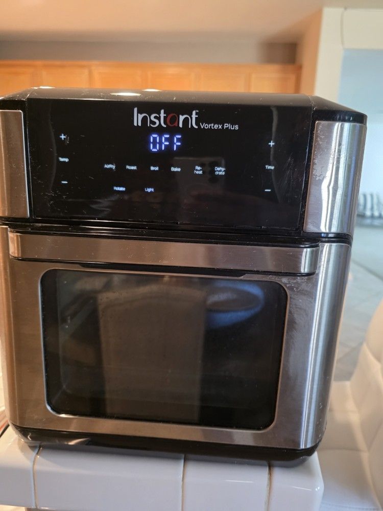 Instant Vortex Plus Airfry, Roast, Broil,bake