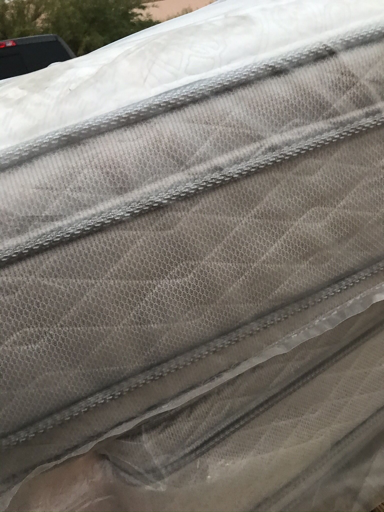 New Queen Size Serta Deluxe Double Pillow Top