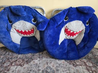 Two Shark Faux Fur 23" Folding