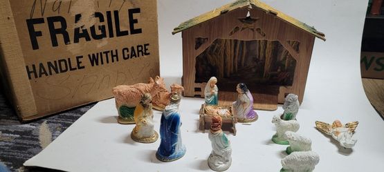 Vintage Cardboard Christmas Nativity Scene 13 figurines in original box
