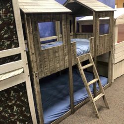 Twin Bunk Bed 