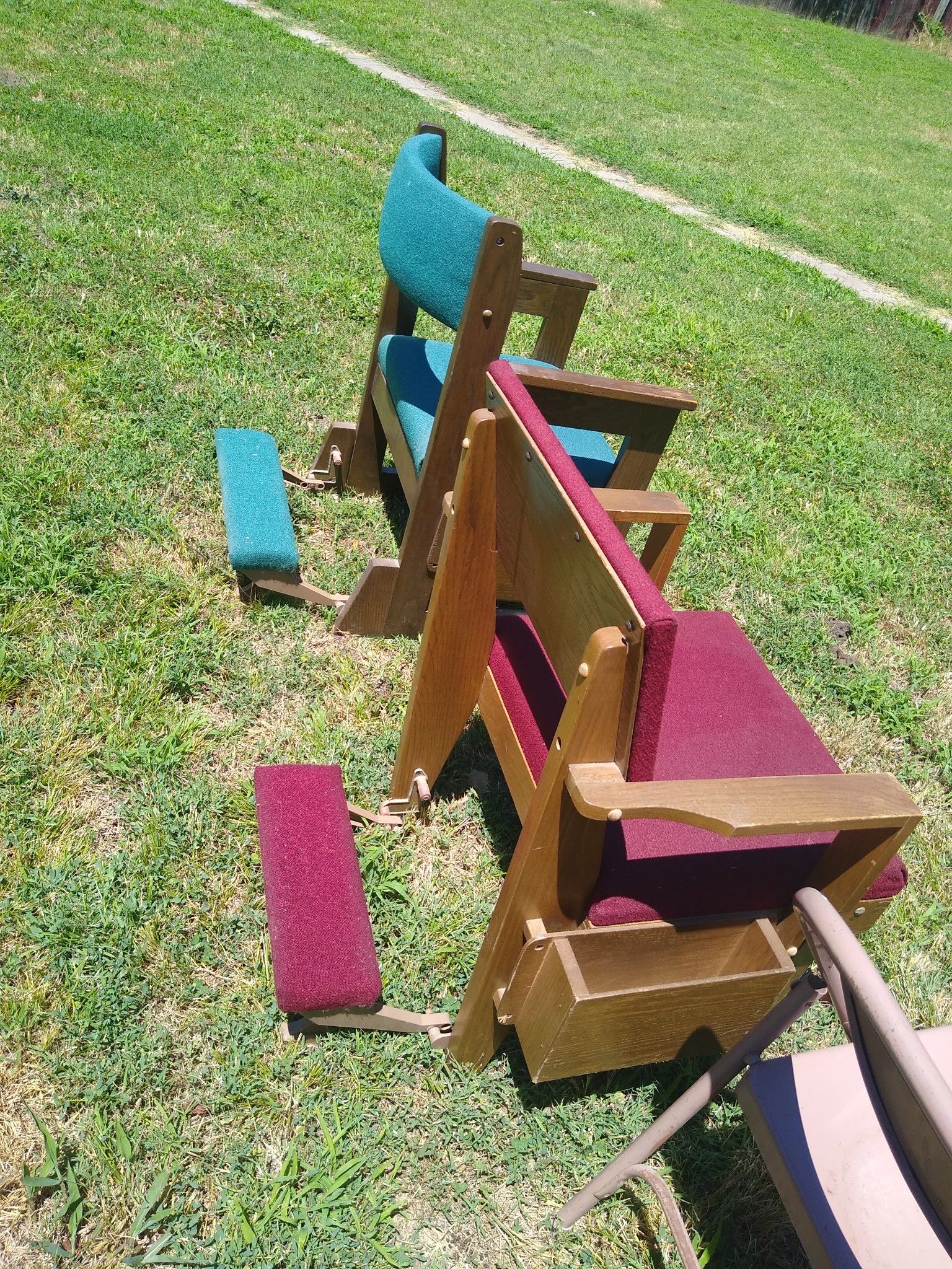!!! Church kneeling chairs that fold up n back $20 for both !!!