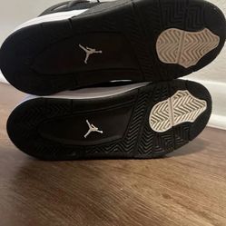 Jordan 4s