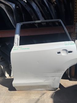 2024-2025 TOYOTA GRAND HIGHLANDER REAR DRIVER SIDE DOOR SHELL