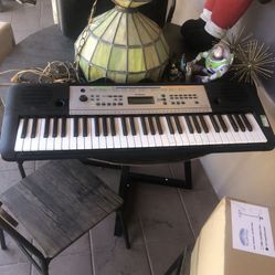 Yamaha YPT-255 portable keyboard