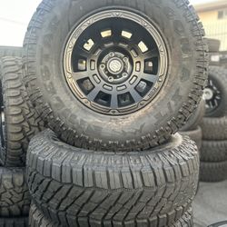 35x12.50R17. PATAGONIA. XT.   ICON WHEELS. SIZE 17.   JEEP