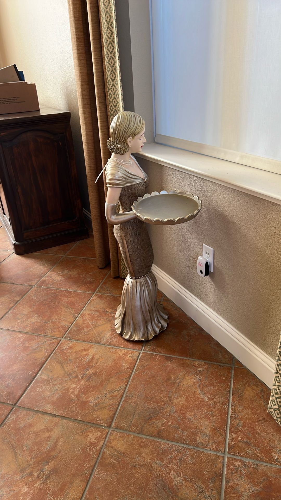 Bombay Company Nicolette The Hostess Serving Side Table Statute