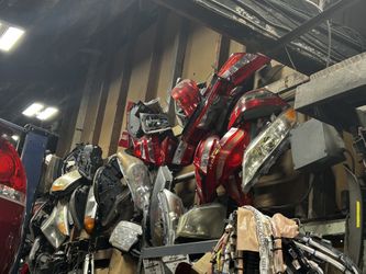 CAR HEADLIGHTS & TAIL LIGHTS