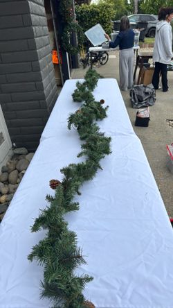 VINTAGE DECOR - Over 60 feet of Christmas Garland plus FREE BAG — 8 strands of 7 feet each