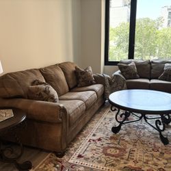 5 Piece Living Room Set — Excellent Condition 
