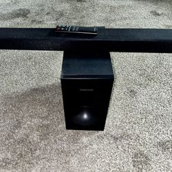 Black Samsung SoundBar 