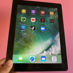 Apple IPad 4th Generation (9.7" Retina Display / 2 camera / IOS 10.3) 16GB with complete Accessories (youtube/Netflix/Tiktok downloaded) 