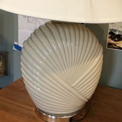 Elegant Porcelin Table Lamp