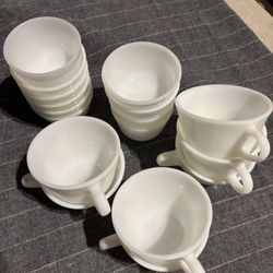 17 vintage Corning milk glass mugs and cups