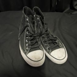 black skate Converse
