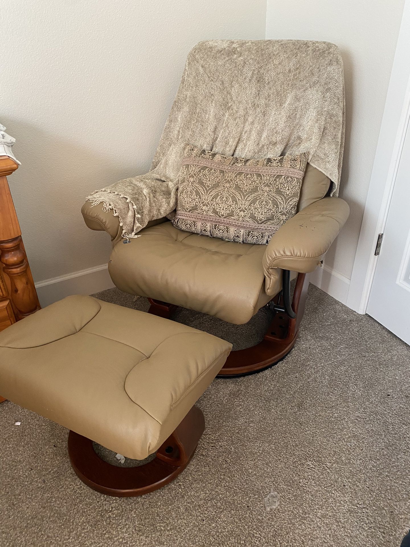 Stressless Brand Leather Recliner With Footrest