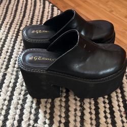 Platform Black Clogs
