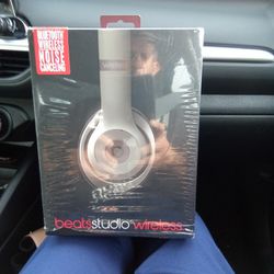 Bluetooth Wireless Noise Cancelling Beats