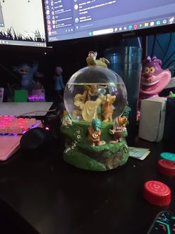 Disney Store Snow White Snowglobe
