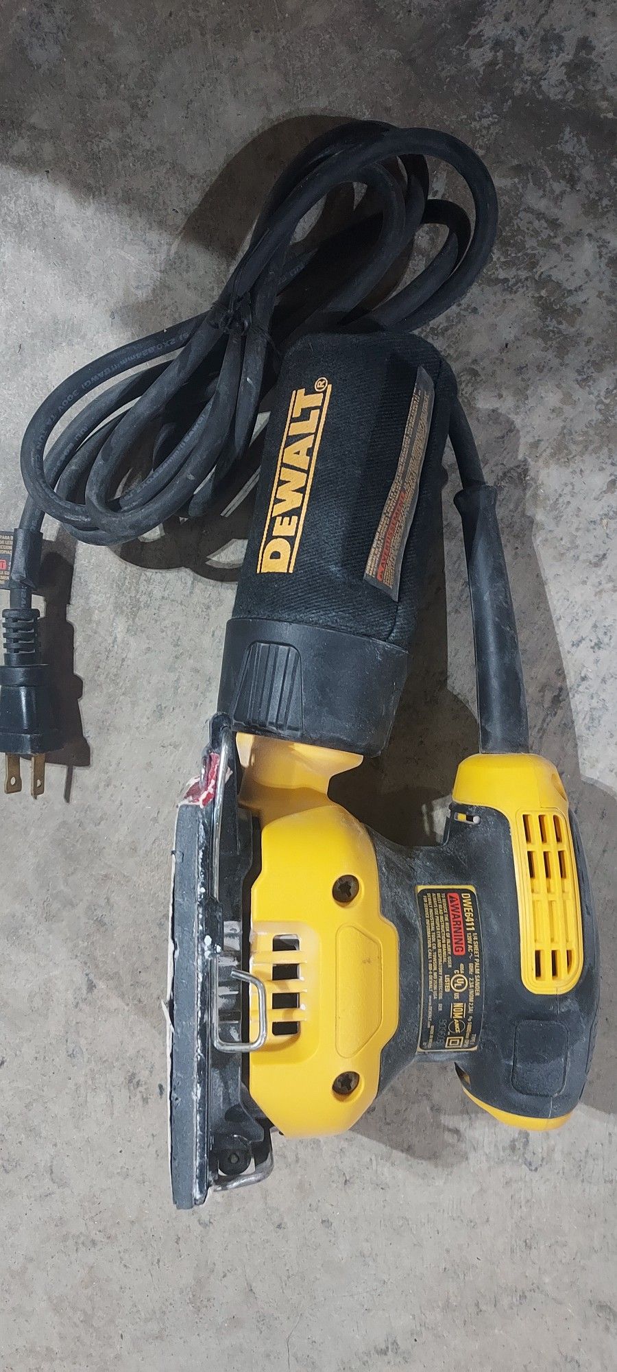 Dewalt 1/4 Sheet Sander