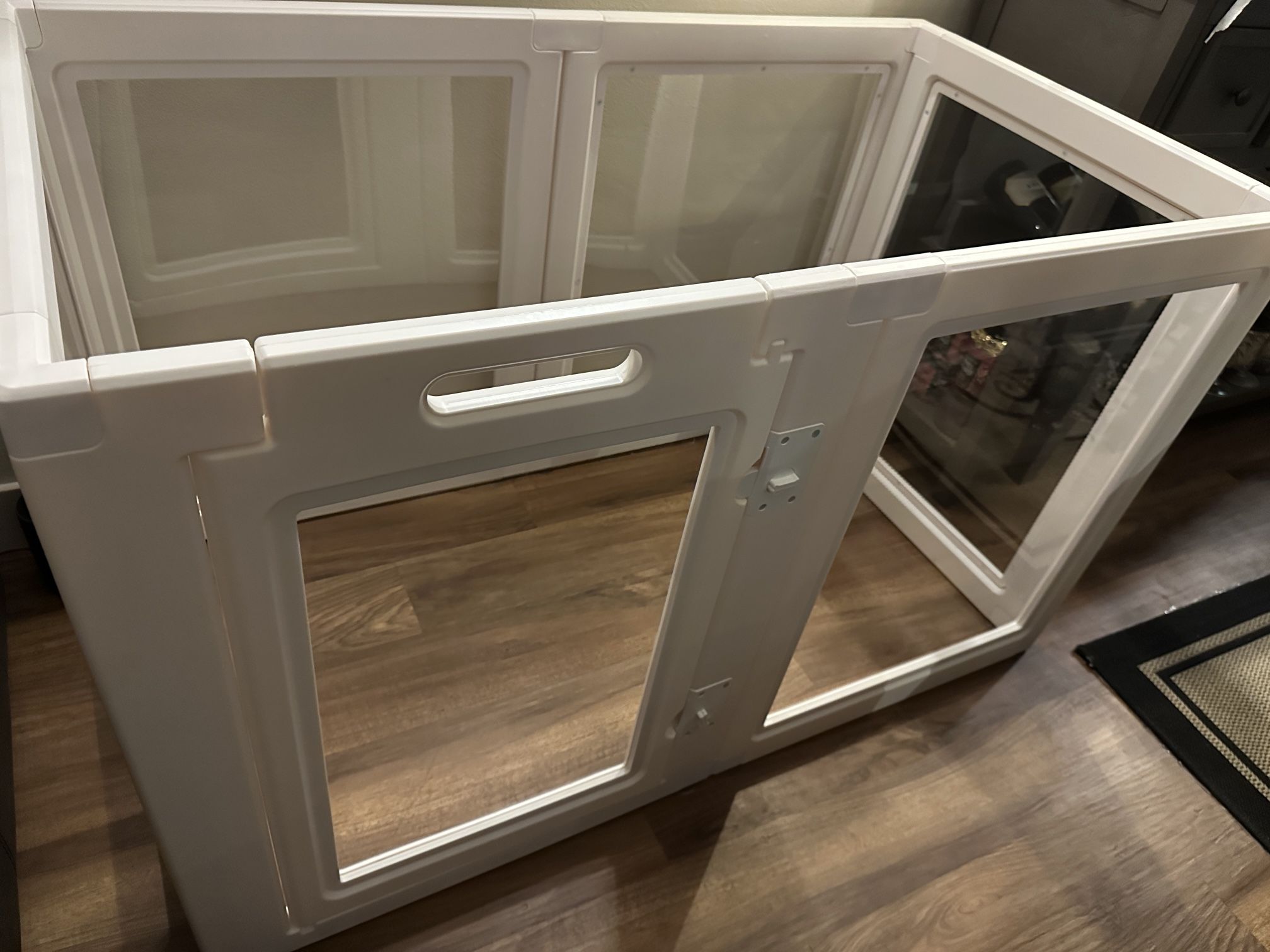 10 Panel Acrylic See Thru Pet Safe Playpen