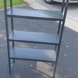 Shelves Metal And Plastic No Holds 