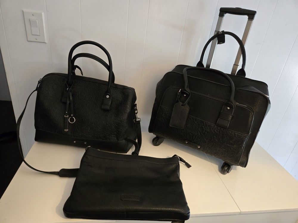 3 Piece Simply Noelle Luggage Set