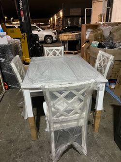 5Pc Dining Set With
