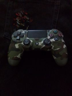 PS4 controller
