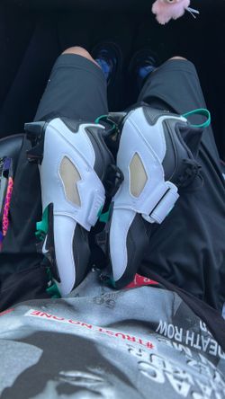 Football cleats(make me a offer)