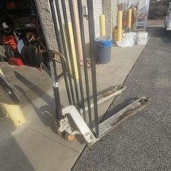 Crown Pallet Jack