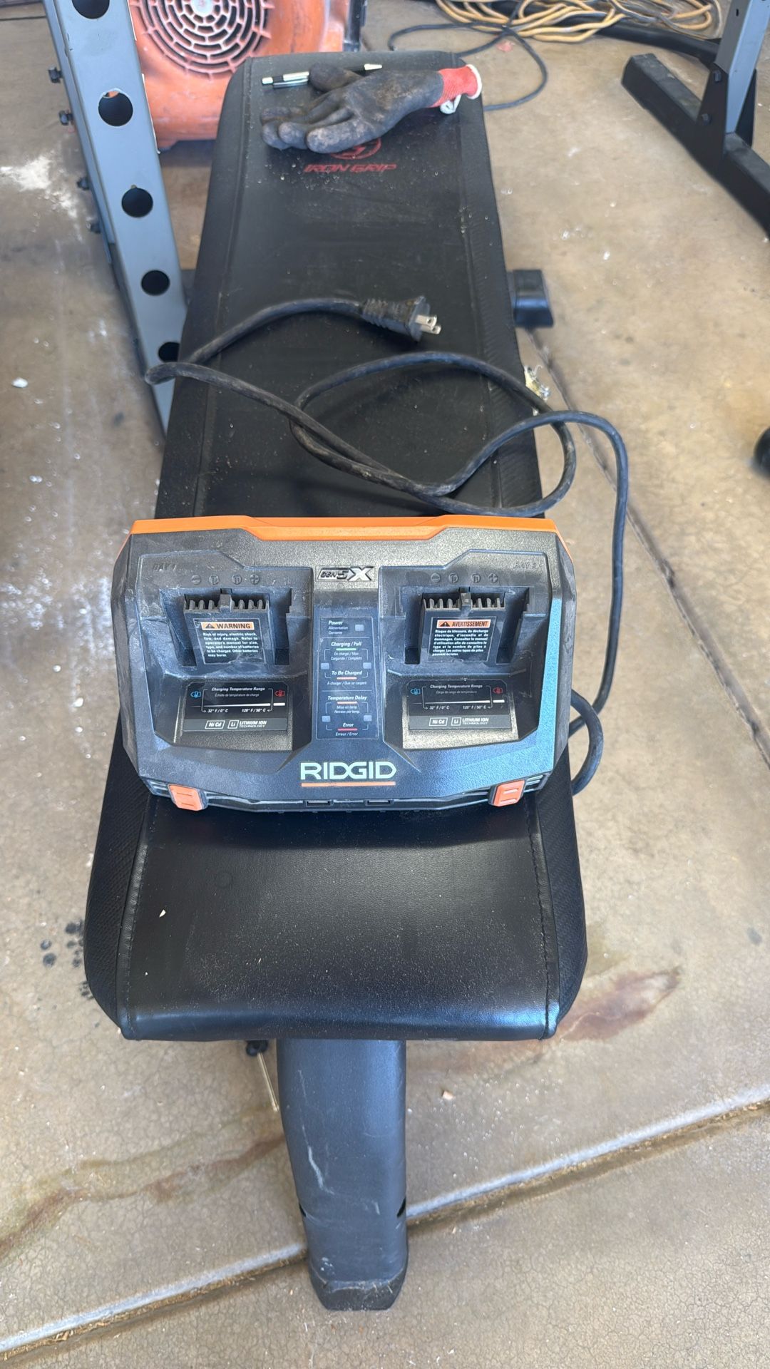 Rigid 2 Battery Charger With USB Ports
