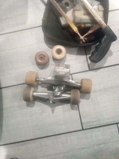 Slake Board Wheels And Truck S
