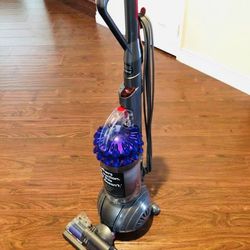 Dyson Ball Animal 2 Vacuum (Like New)