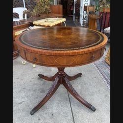 Beautiful Antique Round Table