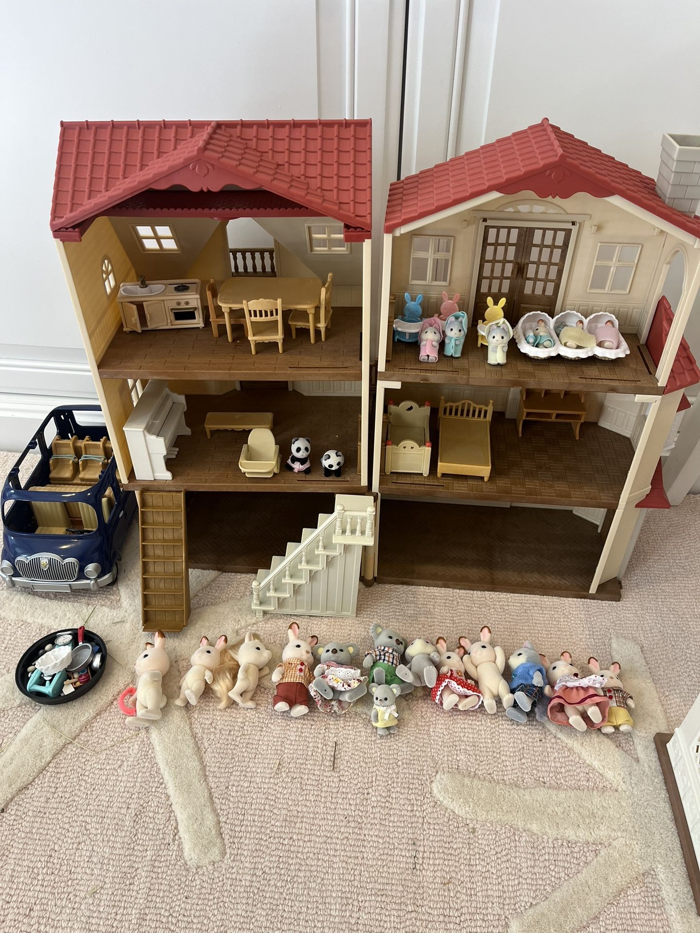 Calico Critters House, Beauty Salon, School, And Car,families, And Accessories