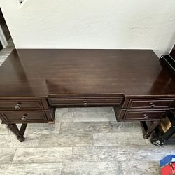 Classic Wooden Desk With Lock Storage